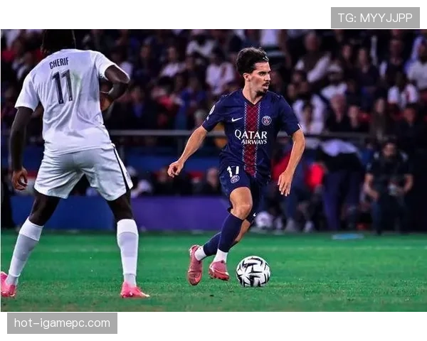 巴黎圣日耳曼近期比赛控球效率提升,但中场衔接问题在联赛密集阶段显现 巴黎圣日耳曼近期比赛控球效率提升,但中场衔接问题在联赛密集阶段显现